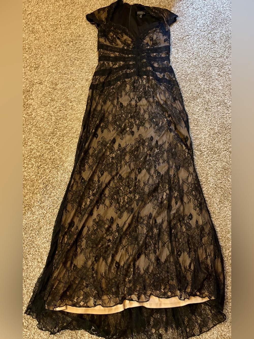 Elegant Black Lace Evening Dress
